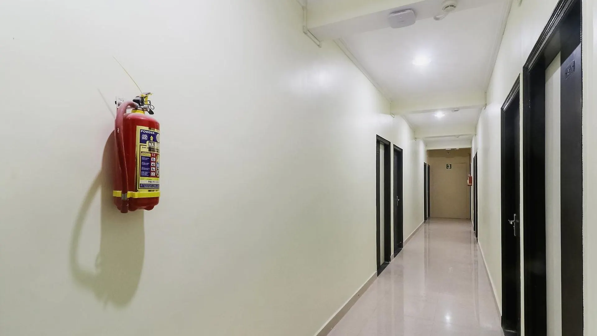 瓦拉纳西 Collection O Pragyapuri Residents酒店 0*,