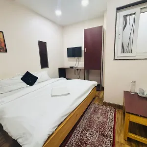 Kailasha - Lift,parking,kitchen And Modern Facilities Hotel